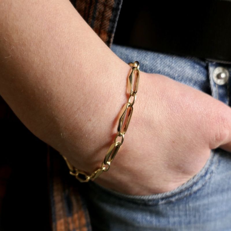 Image 10 of Gold closed forever bracelet