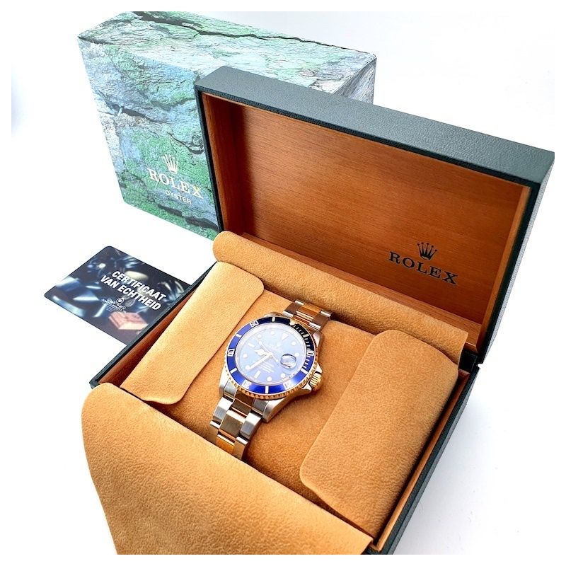 Image 2 of Rolex Submariner 16613; Gold/steel diving watch