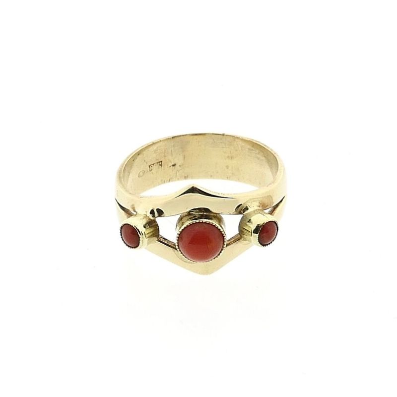 Image 3 of Vintage Gold Ring with Blood Coral
