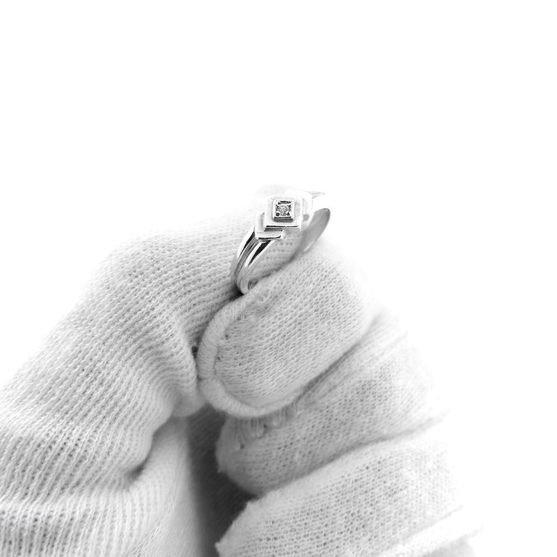 Image 9 of Silver ladies ring with zirconia