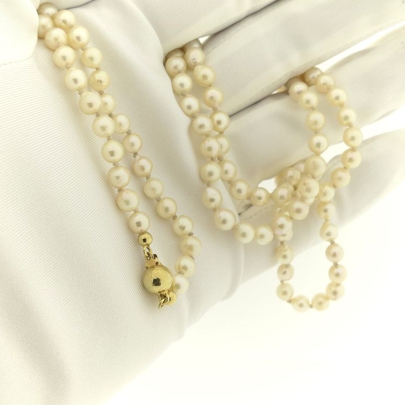 Image 9 of Vintage pearl necklace with gold clasp | 88 cm
