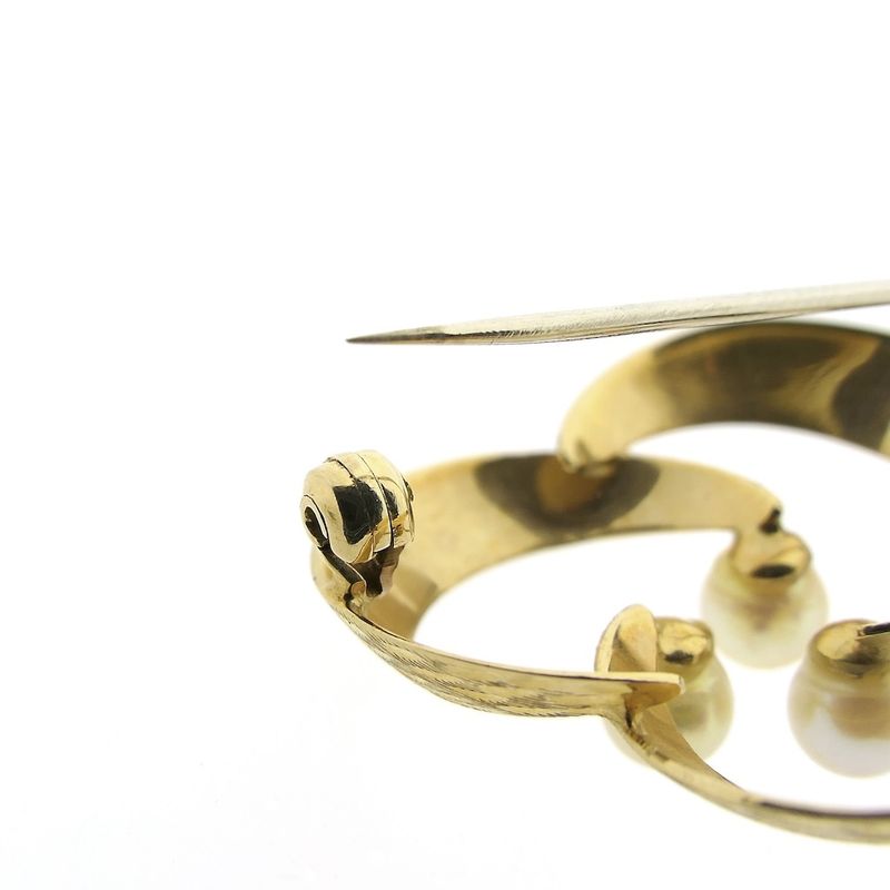 Image 7 of Vintage gold brooch with cultured pearls