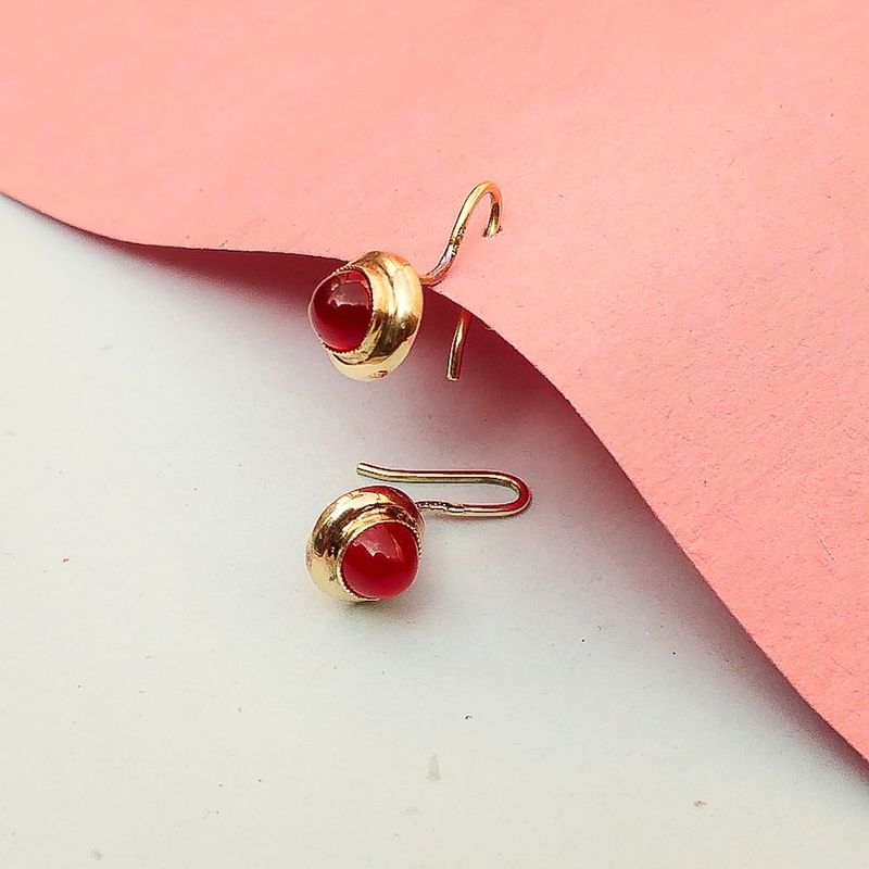Image 2 of Gold stud earrings with garnet