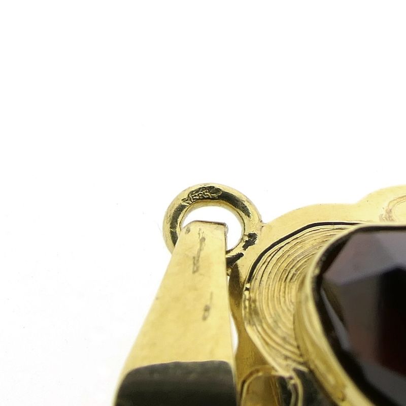 Image 6 of Vintage gold pendant with garnet