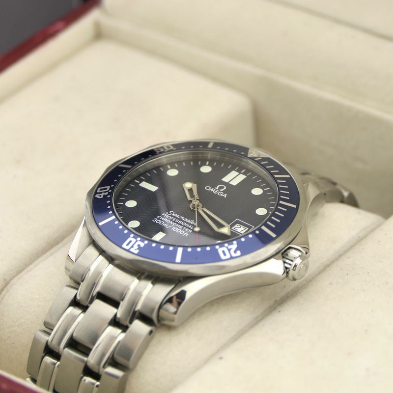 Image 13 of Omega Seamaster 300m 'James Bond' 2531.80.00; Automatic men's diving watch