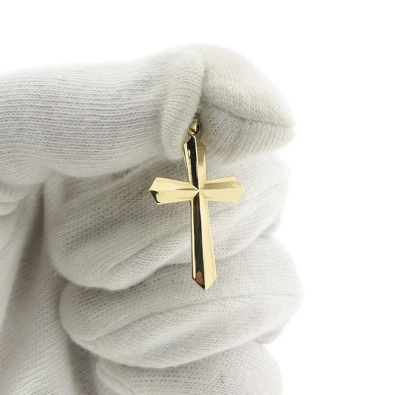 Image 8 of Gold pendant of a cross