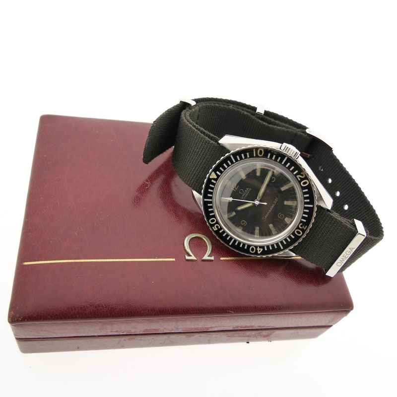 Image 8 of Omega Seamaster 300 ref. 165.024; Vintage automatic watch from 1964