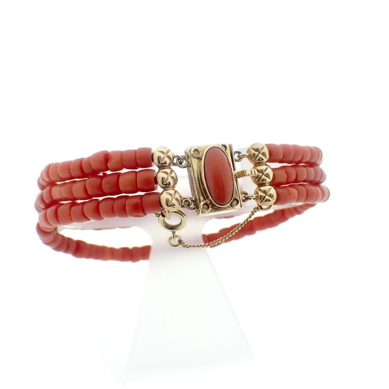 Image 1 of Red coral bead bracelet with gold clasp; Antique | 18 cm