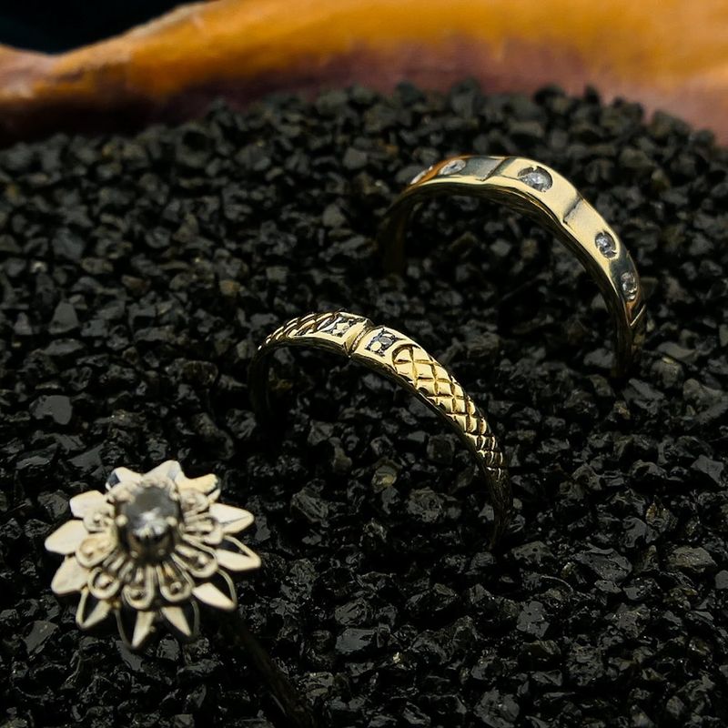 Image 2 of Gold ring with diamond | 0.005 ct.