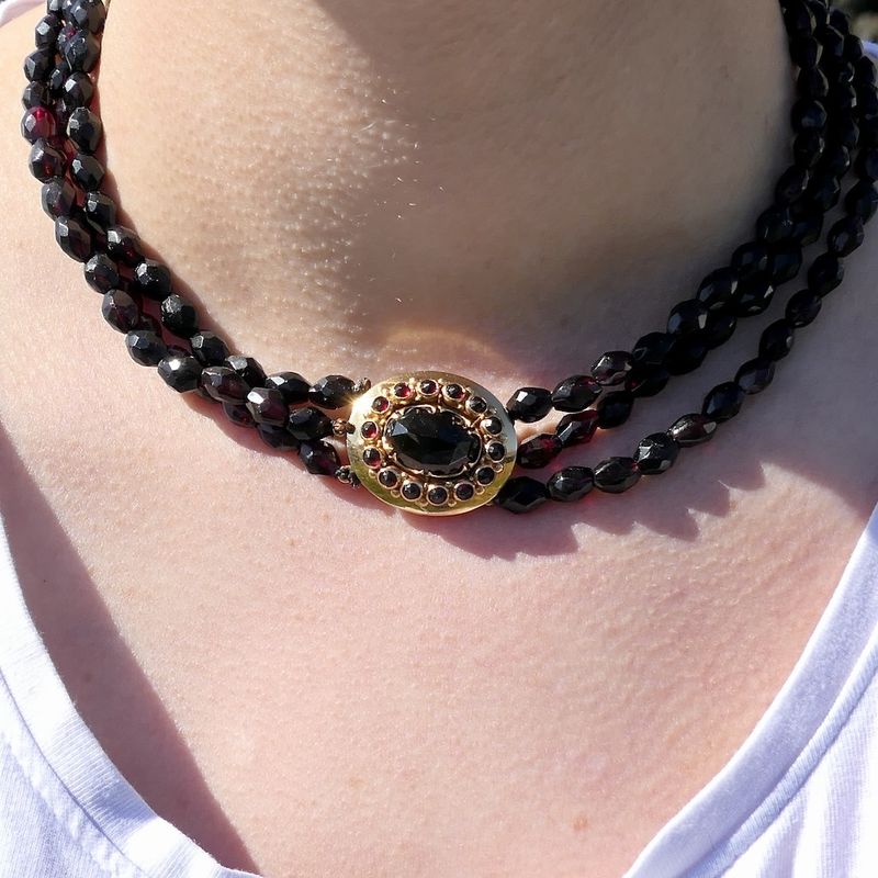 Image 10 of Antique garnet bead necklace with gold decorative clasp.