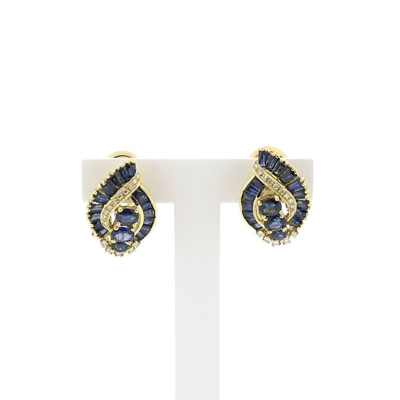 Image 1 of Gold earrings with sapphires and diamonds; 0.20 ct.