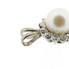 Image 4 of White gold pendant with pearl and diamonds