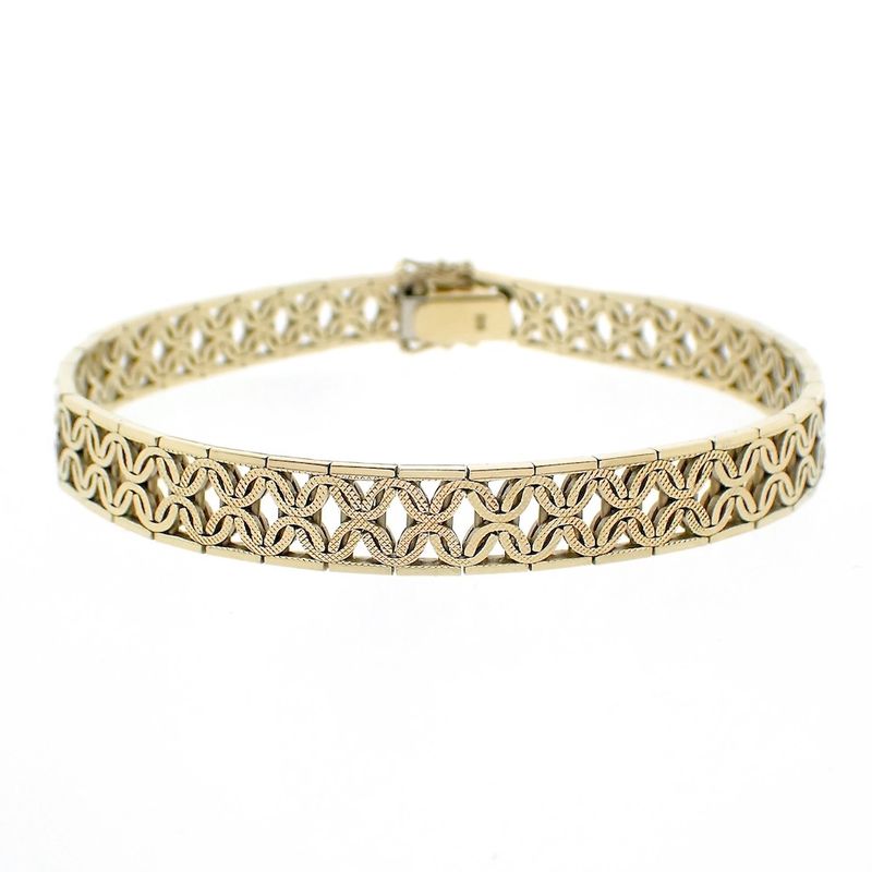 Image 5 of Gold link bracelet with pattern