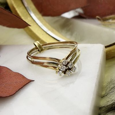 Image 2 of Tricolor gold ring with diamond | 0.12 ct.