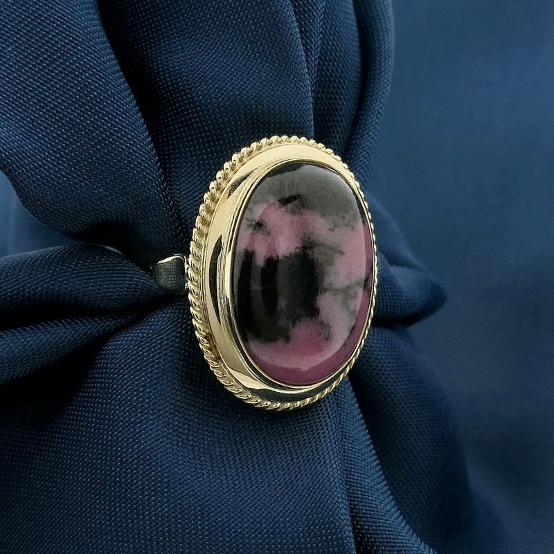 Image 8 of Vintage gold ring with rhodonite