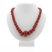Coarse red coral necklace with gold clasp; Antique/Vintage | 46 cm