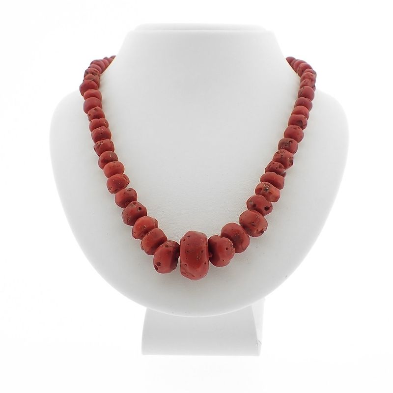 Image 1 of Coarse red coral necklace with gold clasp; Antique/Vintage | 46 cm