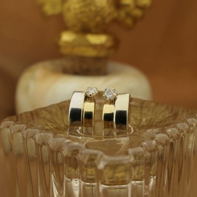 Image 2 of Bicolor gold stud earrings with zirconia