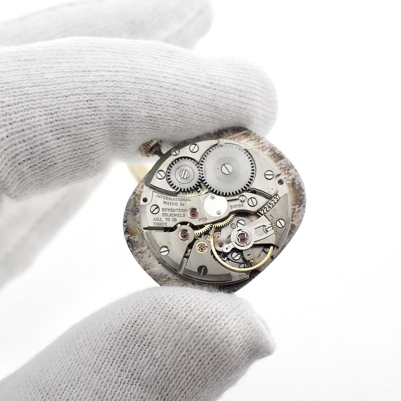 Image 12 of IWC Schaffhausen; Vintage 18-carat yellow gold men's watch