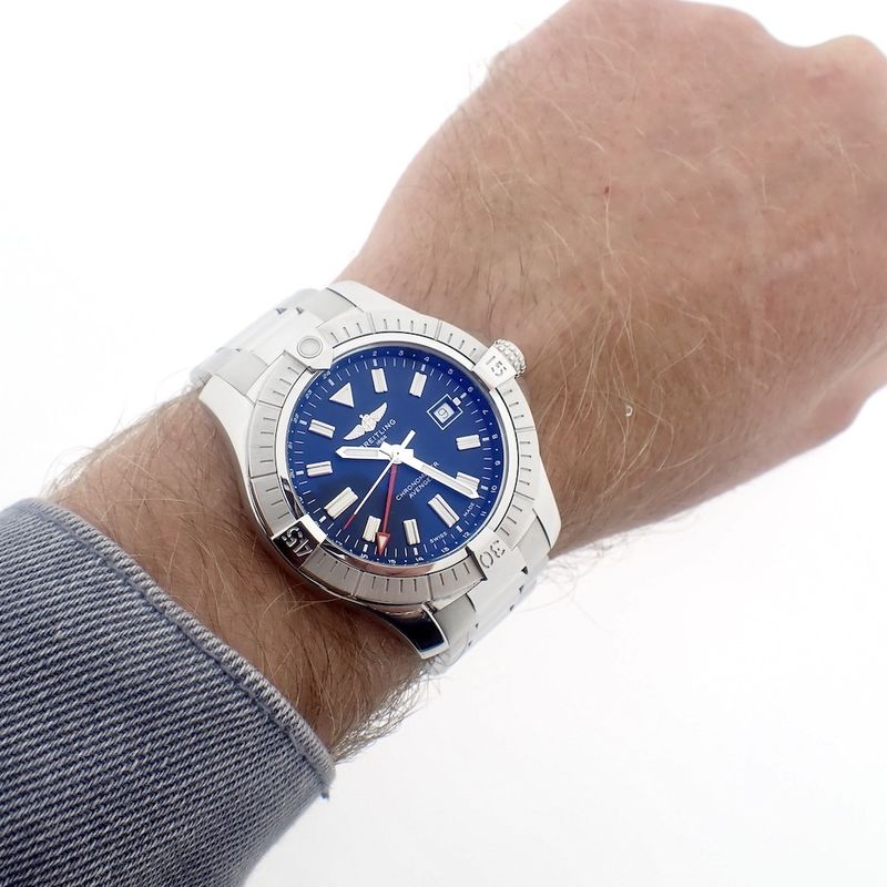 Image 12 of Breitling Avenger GMT '45'; Automatic men's watch