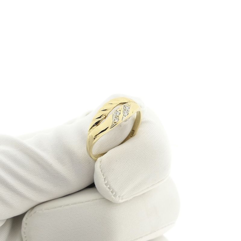 Image 9 of Gold ring with zirconia