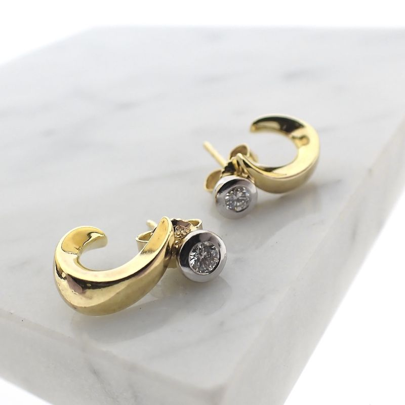 Image 5 of Bicolor gold stud earrings with diamond 0.20 ct.