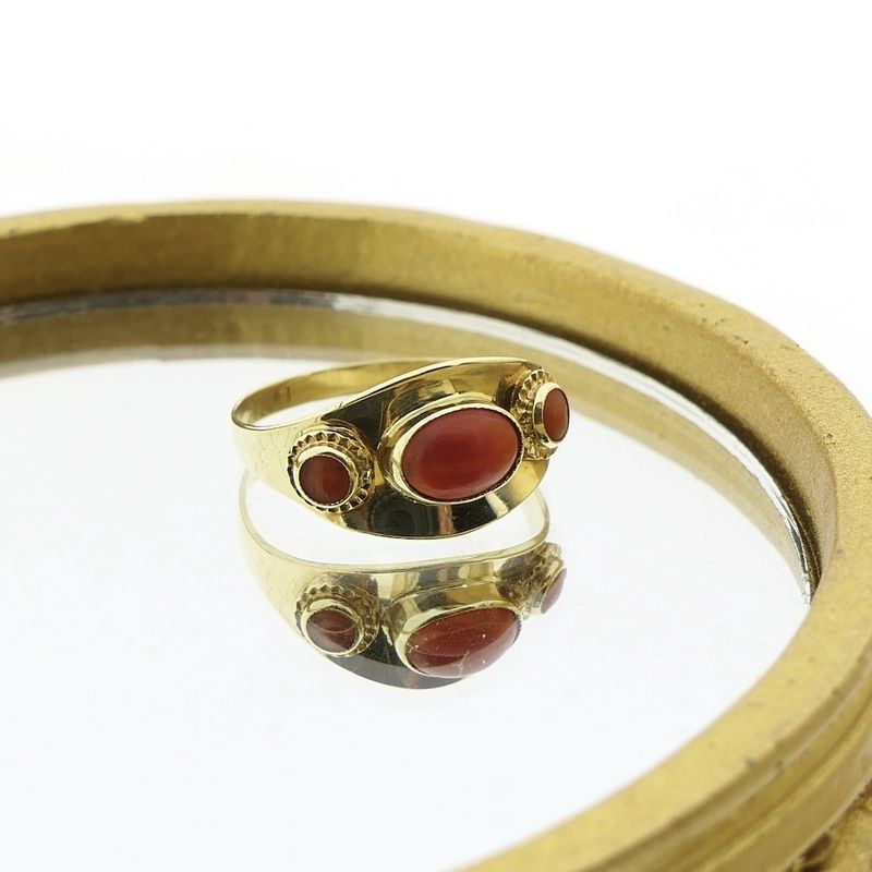 Image 6 of Gold ring with red coral | Vintage
