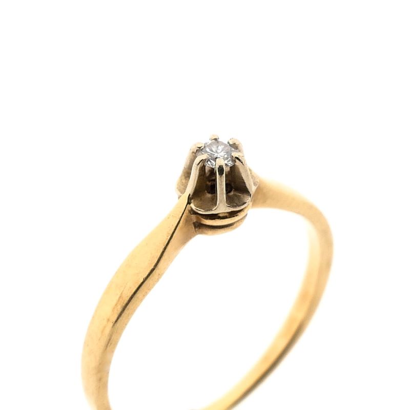 Image 4 of Gold solitaire ring with diamond; 0.07 ct.