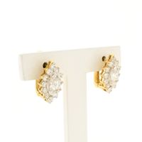 Gold stud earrings with zirconia
