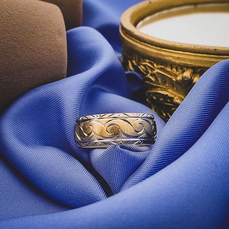 Image 2 of Two-tone gold men's ring with engravings