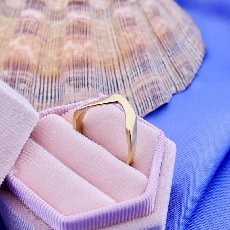 Image 5 of Golden dynamic ring