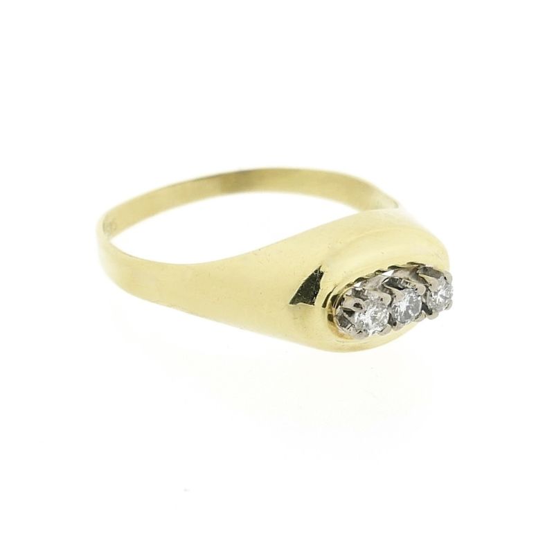 Image 9 of Gold ring with diamonds; 0.15 ct.