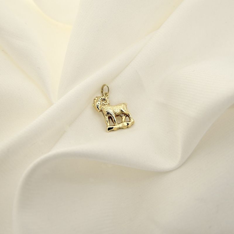 Image 4 of Gold pendant of a ram