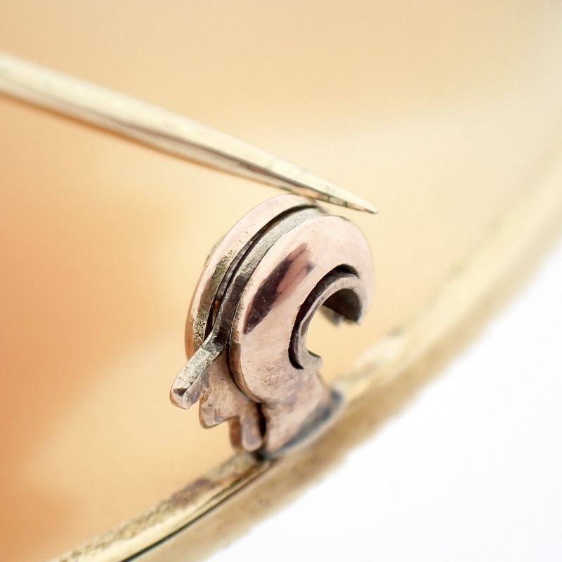 Image 9 of Gold brooch/pendant with cameo