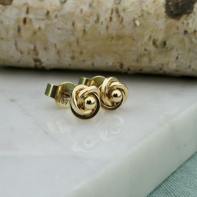 Image 2 of Vintage gold flower-shaped stud earrings