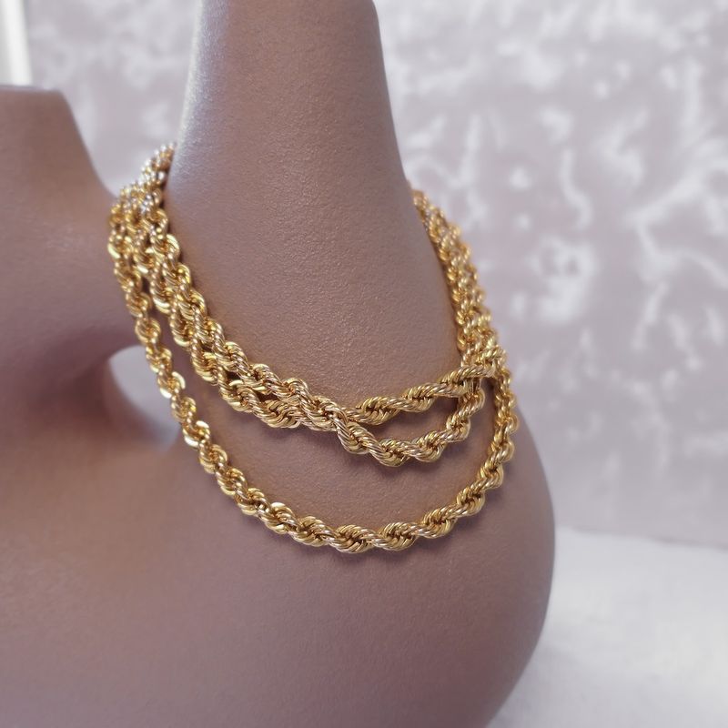 Image 2 of Gold twisted link chain