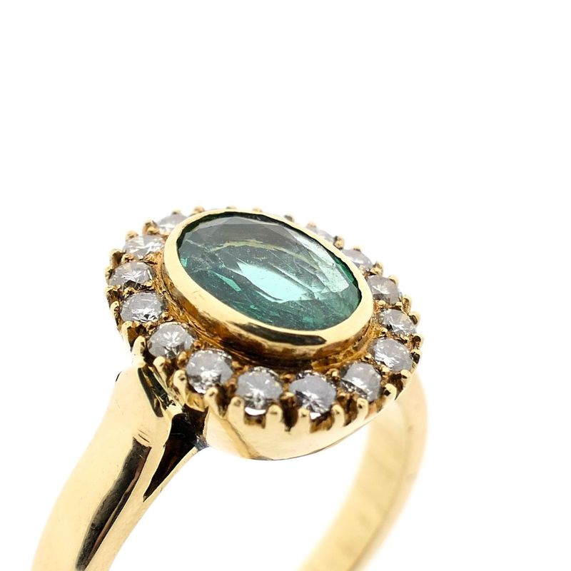 Image 3 of Gold ring with emerald and diamonds; 0.32 ct.