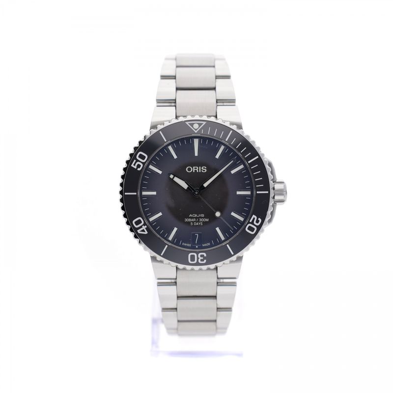 Image 1 of Oris Aquis Date 5-Days Cal. 400 'Grey' Watch
