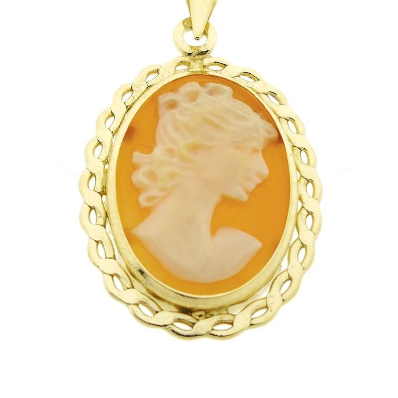 Image 3 of Gold pendant with cameo