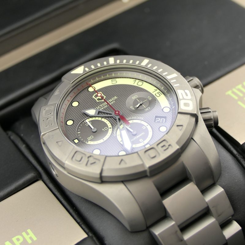Image 20 of Victorinox Swiss Army Dive Master 500 'Limited Edition' 241660; Automatic chronograph diving watch
