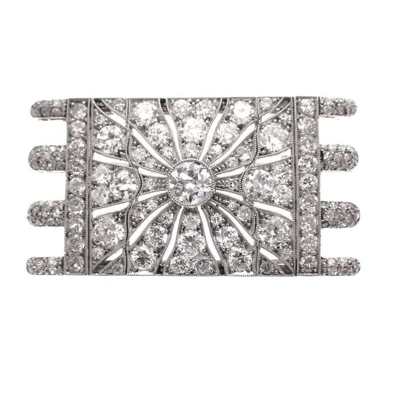 Image 1 of Unique 18 kt white gold brooch set with diamonds of approx. 4.70 ct.