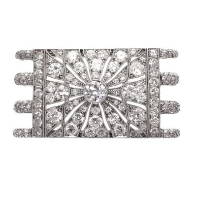 Unique 18 kt white gold brooch set with diamonds of approx. 4.70 ct. Image 1 of Unique 18 kt white gold brooch set with diamonds of approx. 4.70 ct.