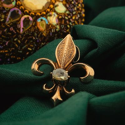 Image 2 of Rose gold French lily pendant with rose-cut diamond | Approx. 0.30 ct.