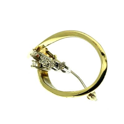 Image 2 of Yellow gold brooch with 0.24 ct diamond