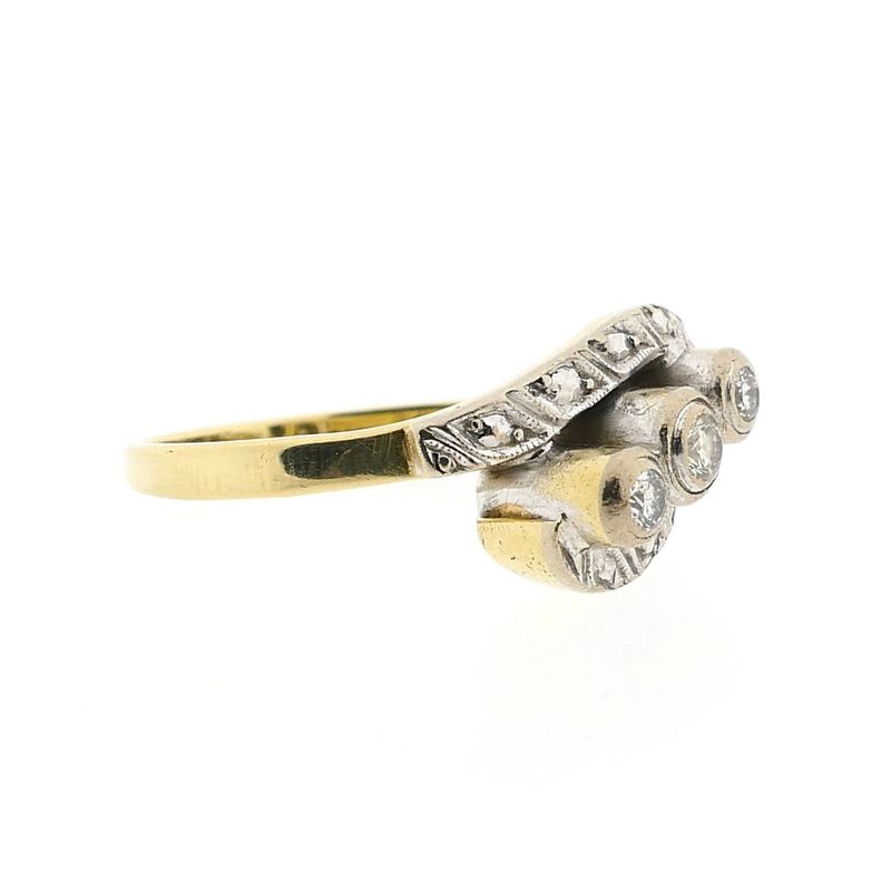 Image 5 of Bicolor Gold Ring with Diamond; 0.19 ct.