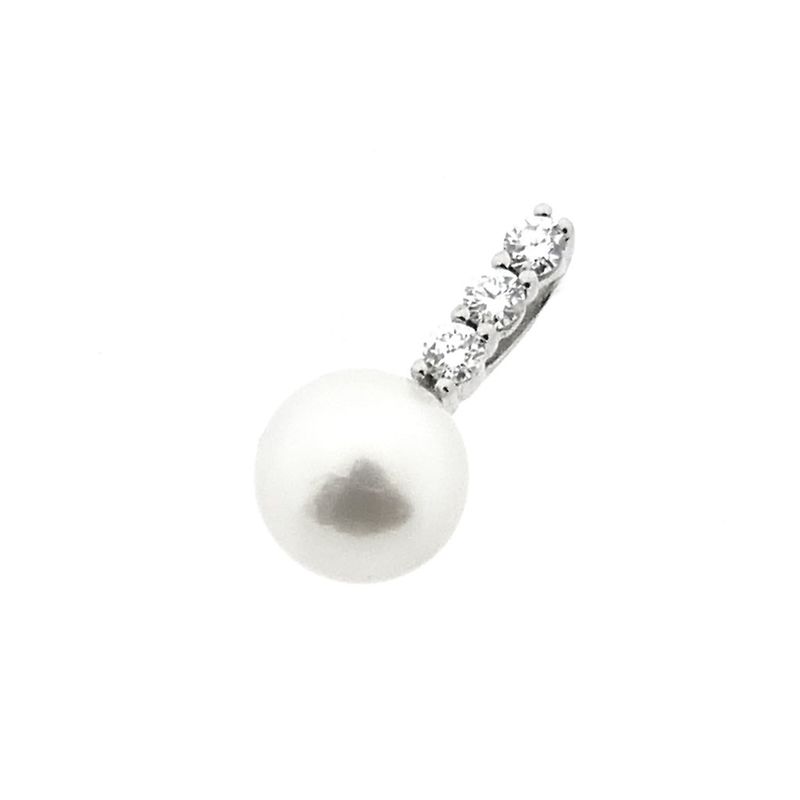 Image 11 of 18-karat white gold pendant with pearl and diamond | 0.18 ct.