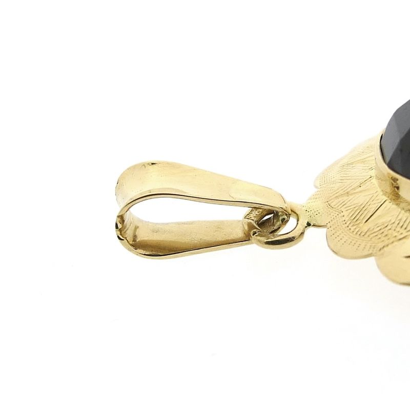 Image 5 of Gold pendant with garnet