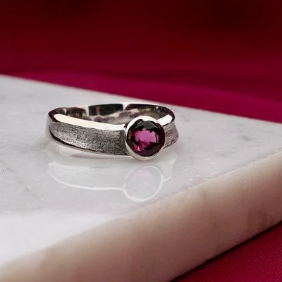 Image 2 of White Gold Ladies' Ring with Pink Spinel