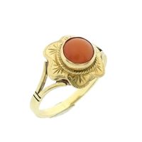 Gold ring with red coral | Vintage