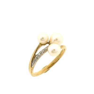 Image 1 of 8K Ring with pearls and diamonds | 0.005 ct.